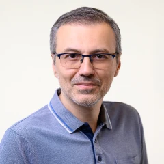 Снимка на Благомир Петров, създател и управител на nZoom